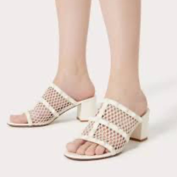 NEW  VALENTINO WOMEN'S ROCKSTUD MESH SLIDER SANDALS 60MM IN IVORY - size 38 (8) - Picture 1 of 4